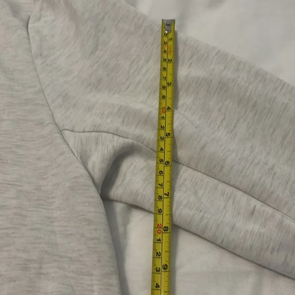 Varley Light Gray Anset wrap jacket SZ XL button closure super soft athleisure - Picture 13 of 16